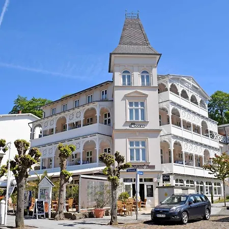 Mit Balkon Und Strandkorb 03 *