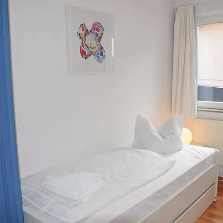 Mit Balkon Und Strandkorb 03