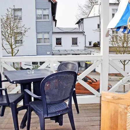 Apartment Mit Balkon Und Strandkorb 03 *